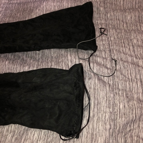 Thigh high heeled boots 👢 - Picture 4 of 4